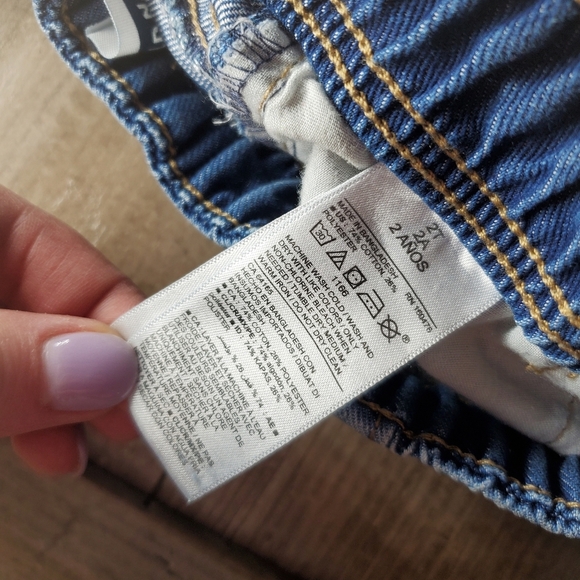 Old Navy Straight Fit Dark Wash Faded Blue Jeans Toddler Boy Size 2T NWOT - Picture 5 of 11